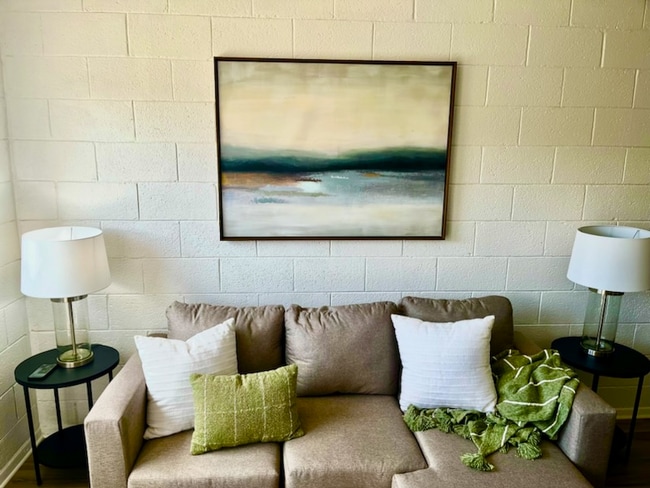 Photo - 800 Adams Ave Unidad 2