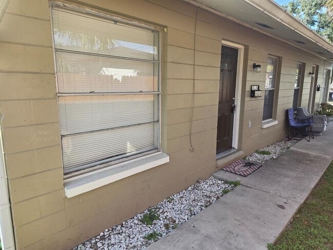 Photo - 2322 W St John St