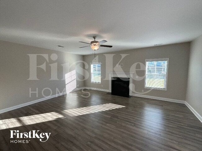 Photo - 499 Royal Oak Ln