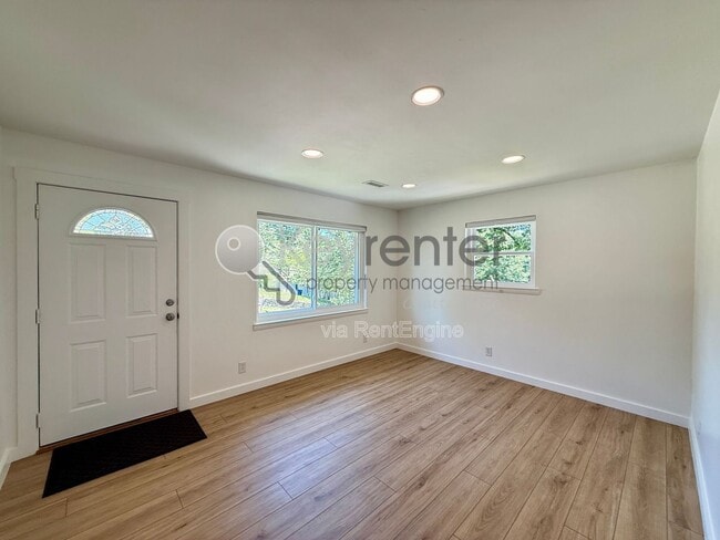 Photo - 1004 Summer St