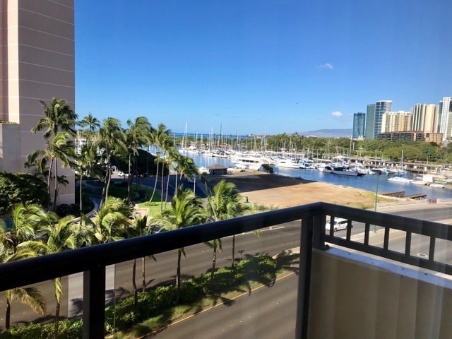 Building Photo - Ala Wai Terrace