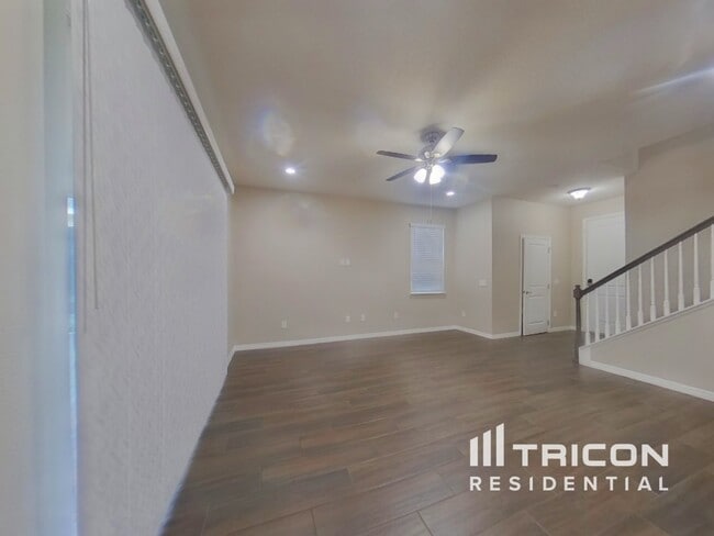 Photo - 3608 Voyager Ln