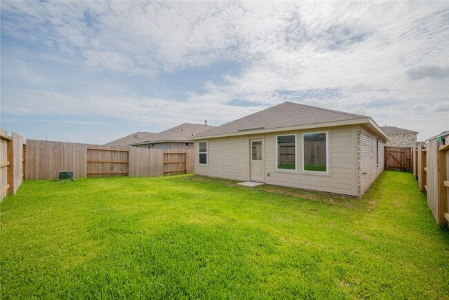 Photo - 6147 Sunburst Scarlet St