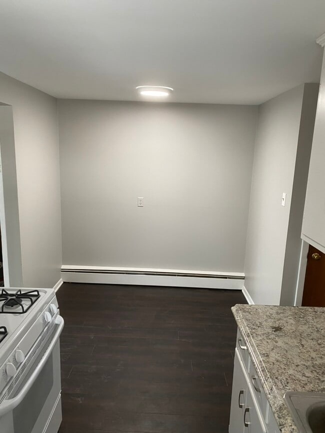 comer en la cocina. - 6062 Transit Rd Unidad 3