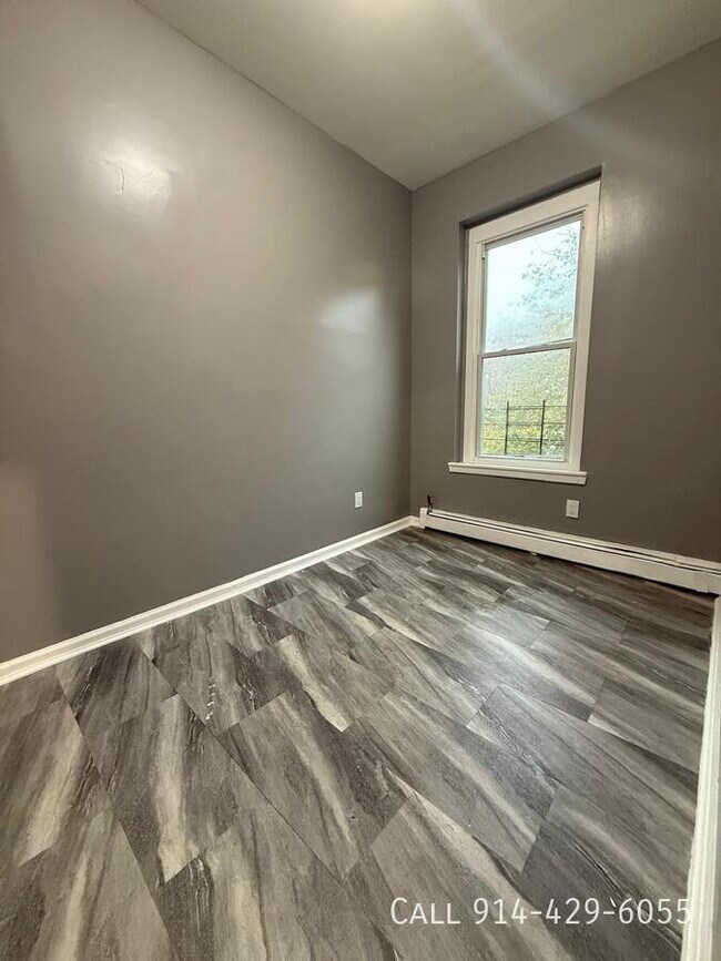 Building Photo - 95 Elliott Ave