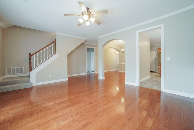 Photo - 2875 Liverpool Ln