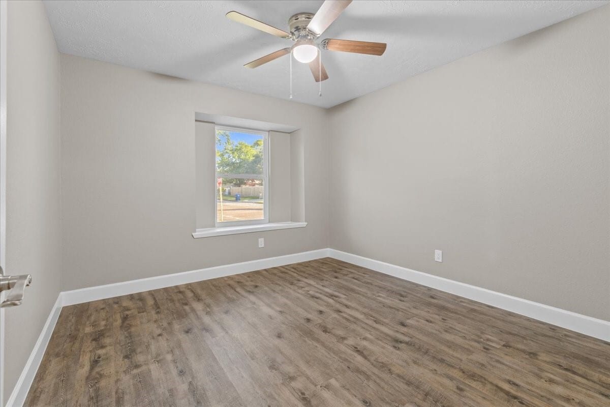 Photo - 9426 Willow Wood Ln