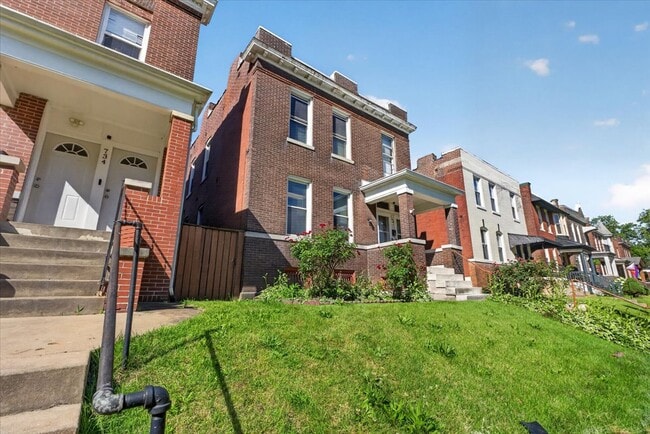 Photo - 736 Dover Pl Unit 1F