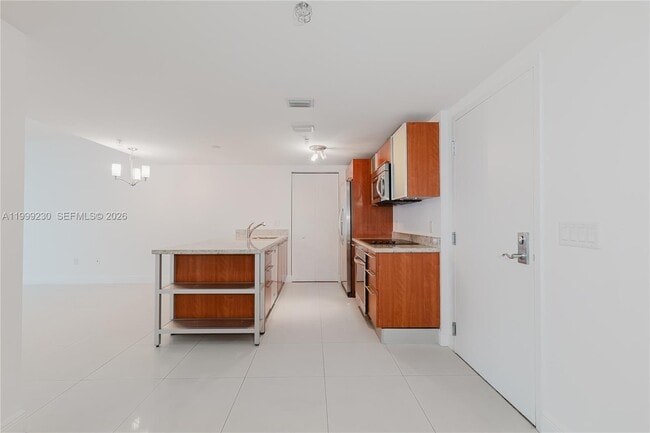 Photo - 185 SW 7th St Unidad 2007