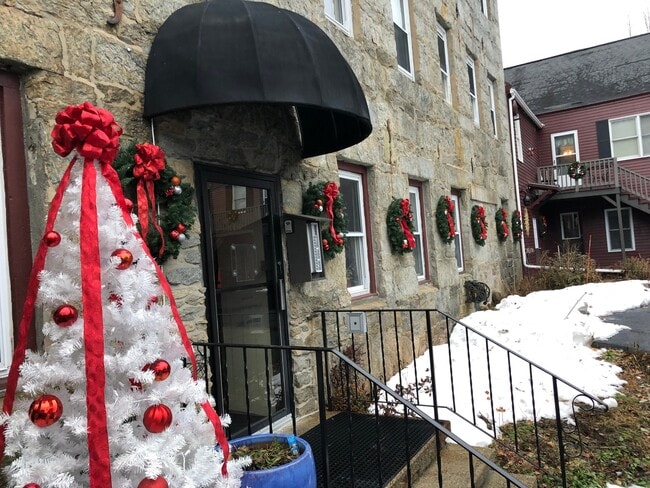 3 Cook St Unit 33