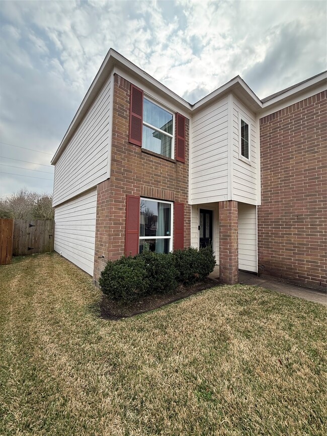 Building Photo - 23603 Legacy Oak St