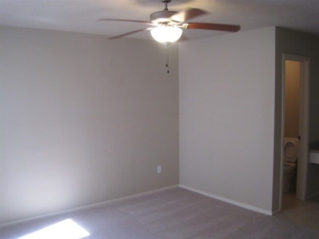 Building Photo - 6822 Harpers Dr