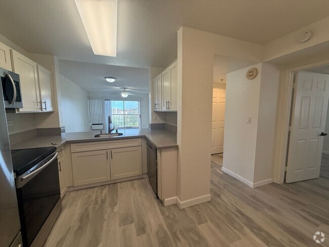 Building Photo - Country Club Village Building 5, 2-bedroom... Unit 1502 Rental