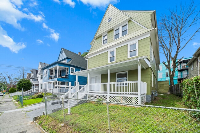 Building Photo - 220 Hillside Ave Unit 3 Rental