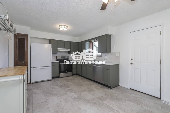 Photo - 203 Village Ln