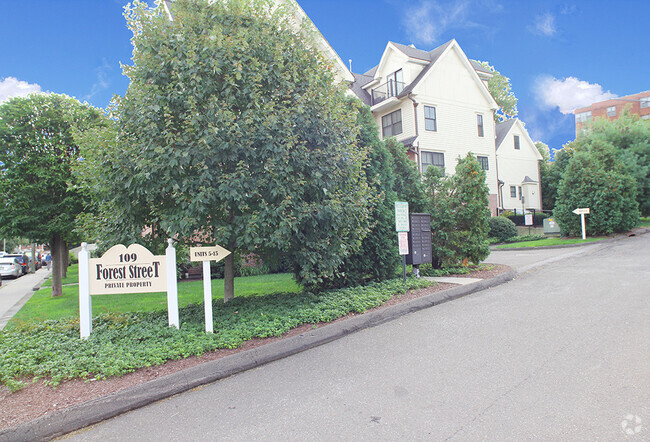 Building Photo - 109 Forest St Unit 7 Rental