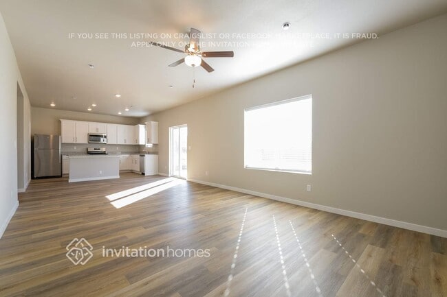 Photo - 957 Cascade Falls St