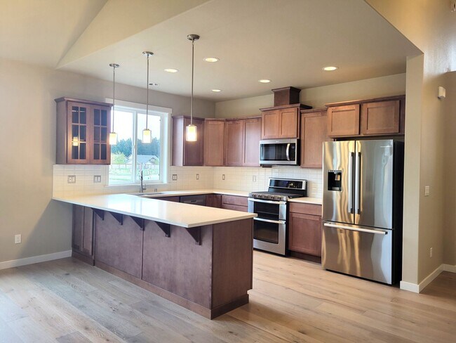 Photo - Newer 2 bedroom home + den