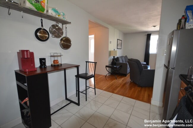 Photo - 385 Dorchester St Unidad C8