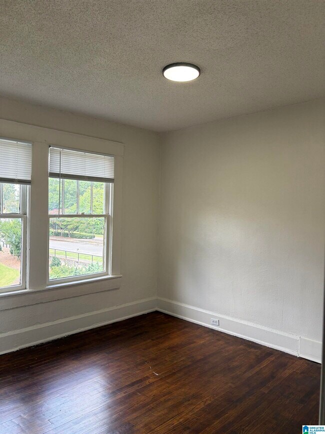 1229 8th Ave W Unit B