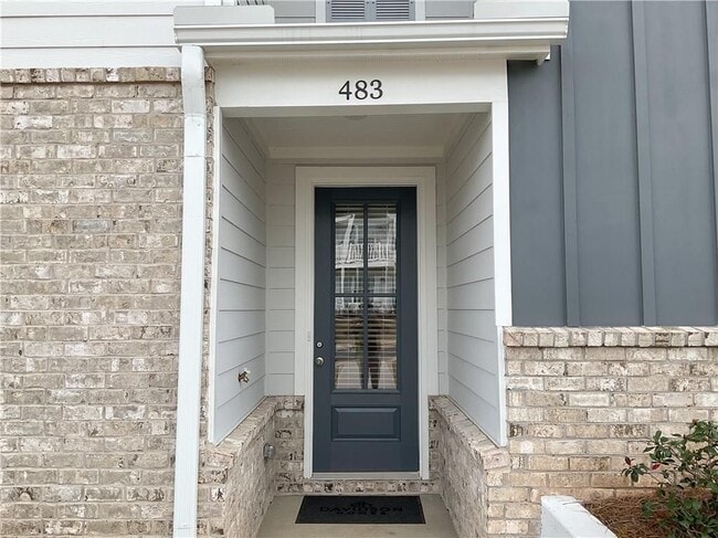 Photo - 483 Crown Dr