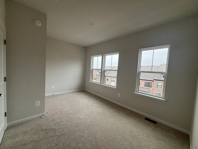 Dormitorio - 6049 Beake St