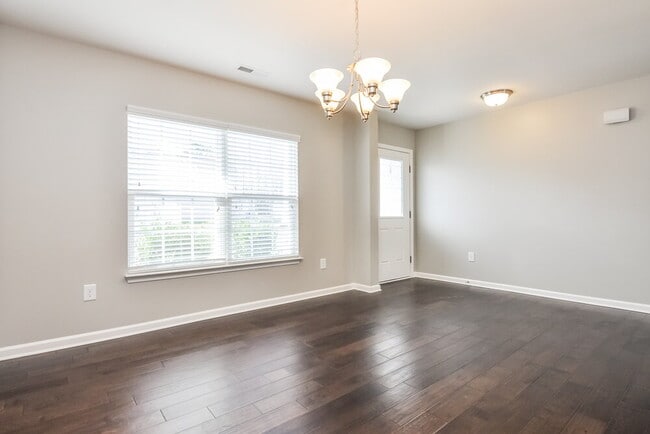 Photo - 5006 Watsonia Dr