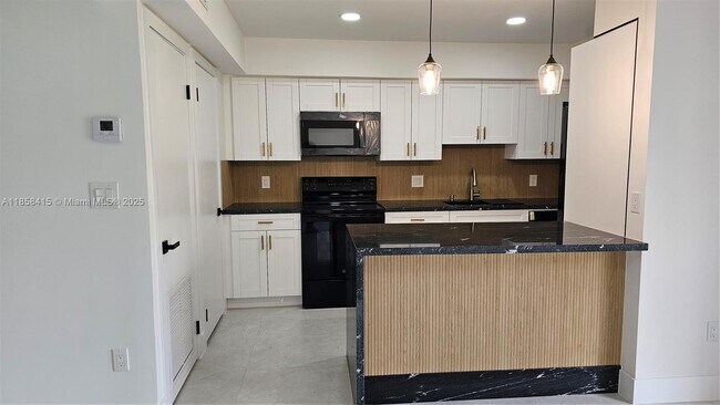 Building Photo - 8401 SW 107th Ave Unit 109E Rental