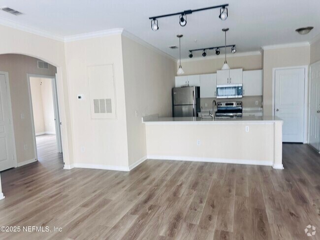 Building Photo - 1300 Riverplace Blvd Unit 213 Rental