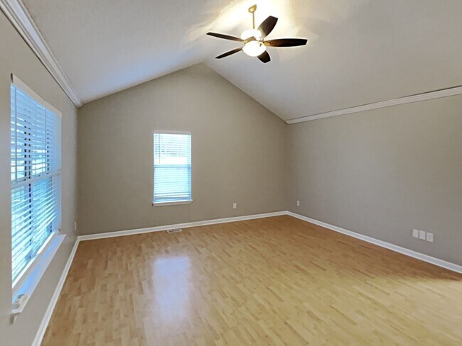 Photo - 401 Brookside Dr