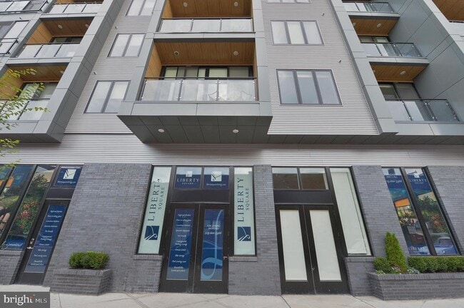 Photo - 236 W Thompson St Unidad B401