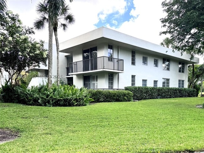 Building Photo - 901 W Cypress Ln Unit 201