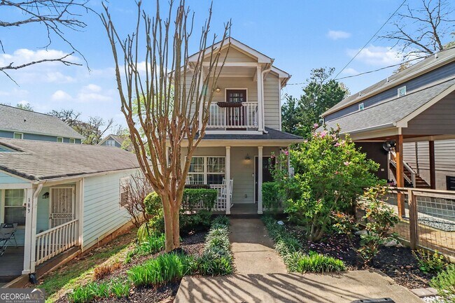 Photo - 179 Little St SE