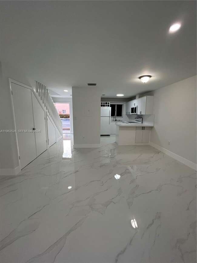 Photo - 8079 NW 8th St Unidad 10