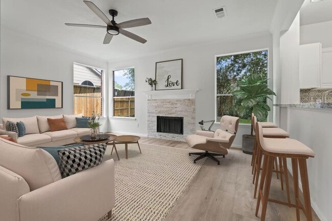 Photo - 10908 Sycamore Dr S