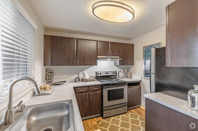 2BR, 1BA - 875SF - Kitchen - Encore Apartment Homes