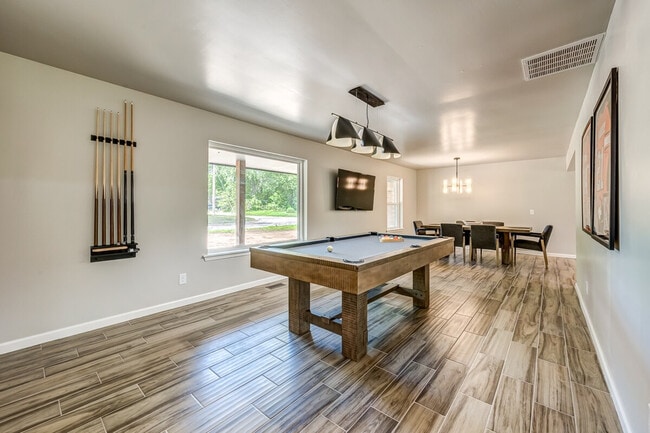 Building Photo - 11 N Pecan Dr Rental