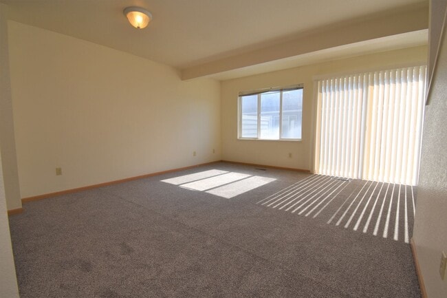 Photo - Townhouse-style End unit 3BD, 1.5 BA with attached garage Unit A