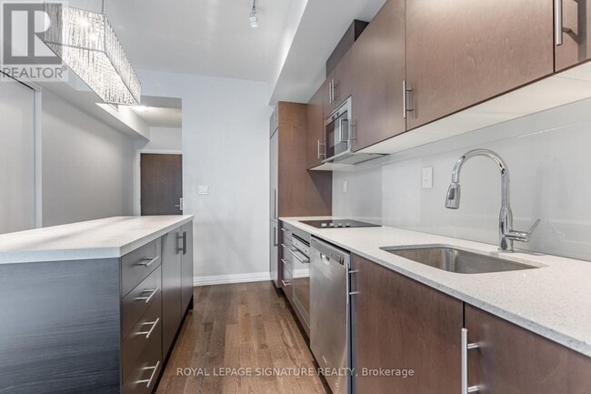 Photo - 460 Adelaide St E Unit 1802