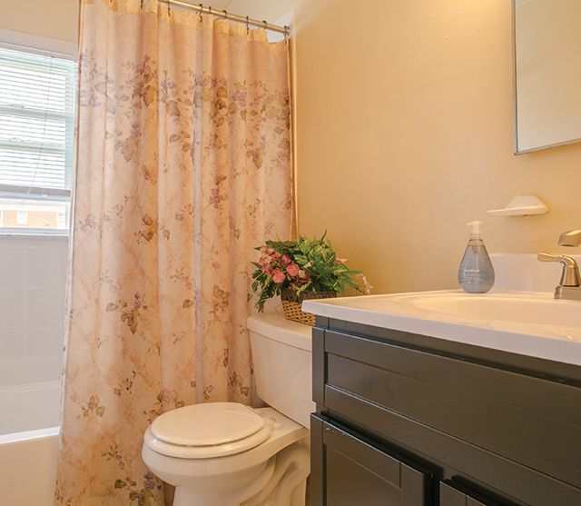 Country Club Apartments