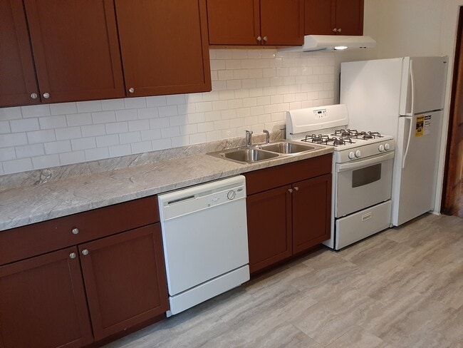 Photo - 2076 W Dayton Ave Unit 2