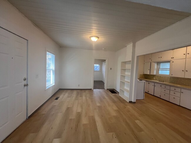 Building Photo - LH217 Unit B