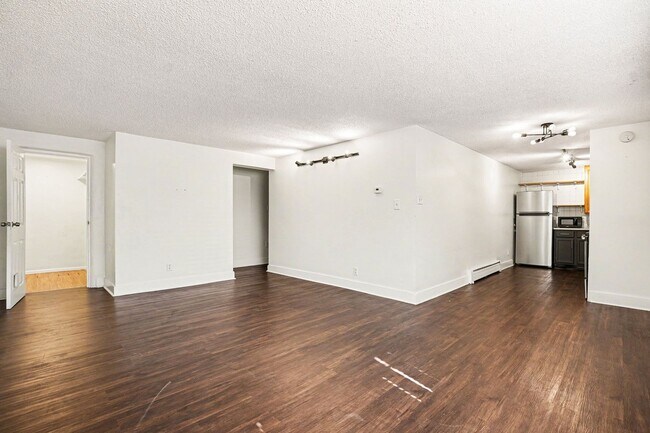 Photo - Charming 2-Bedroom Condo in a Prime Location - Cheesman Park! Unit 101
