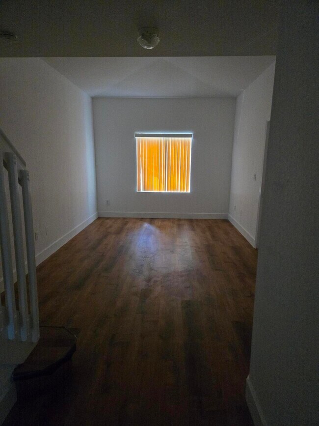 Photo - 4944 Leeward Ln