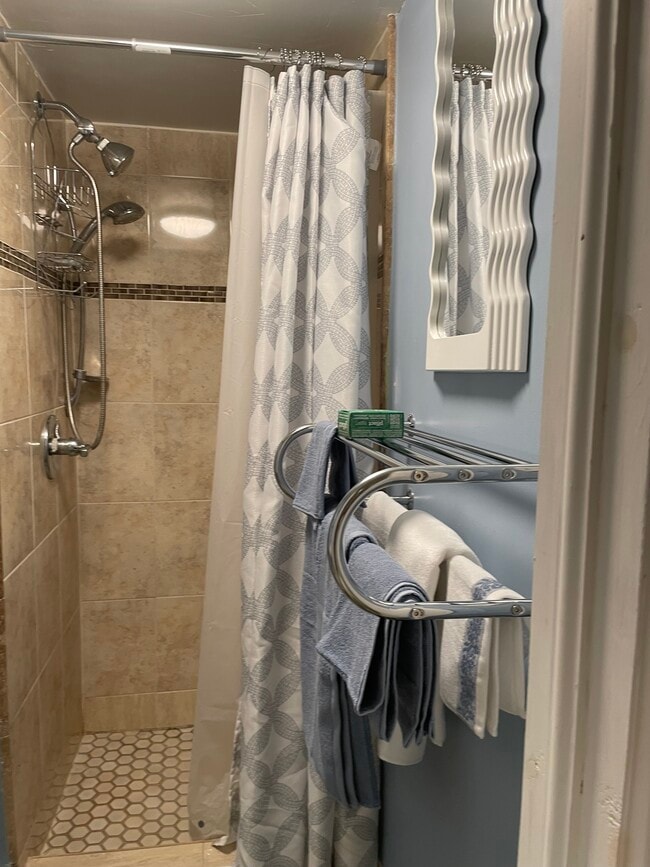 Photo - 1331 Hemlock St NW