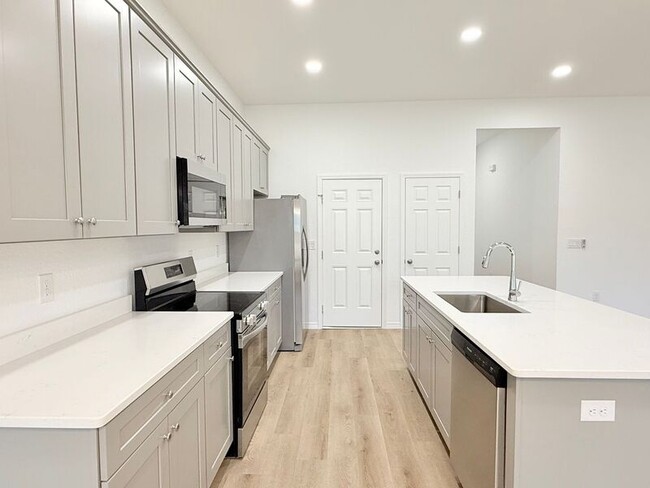 Photo - 3316 Hudson Bend