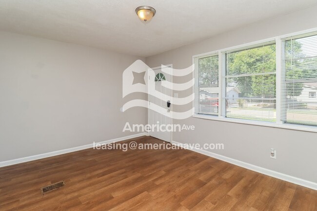 Photo - 2515 Emmett Ave