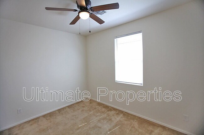 11538 W Redfield Rd