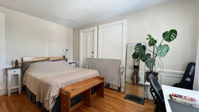 Photo - 223 Lyon St NE Unit 223 Lyon NE - Apt B