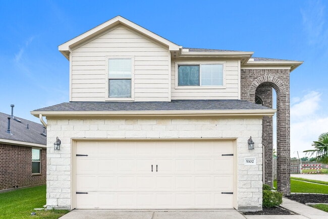 Building Photo - 5102 Lagoon Ct
